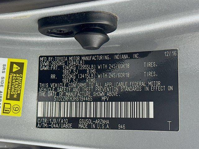 Photo of 2017 Celestial Silver Metallic Toyota Highlander