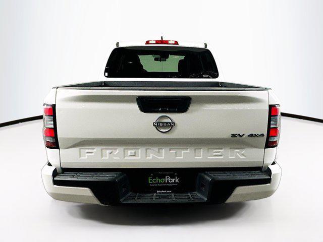 Photo of 2023 Glacier White Nissan Frontier