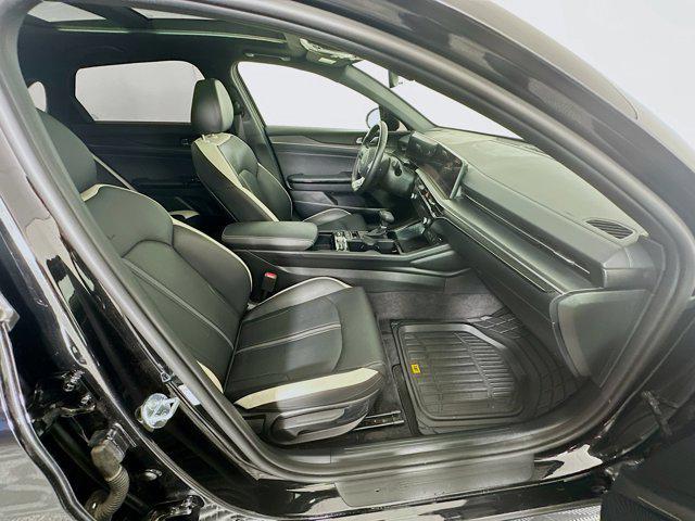 Photo of 2025 Aurora Black Pearl Kia K5