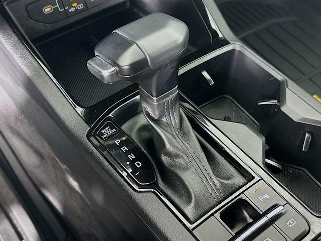 Photo of 2025 Aurora Black Pearl Kia K5
