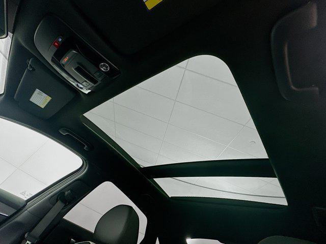 Photo of 2025 Aurora Black Pearl Kia K5