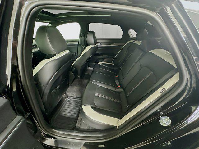 Photo of 2025 Aurora Black Pearl Kia K5