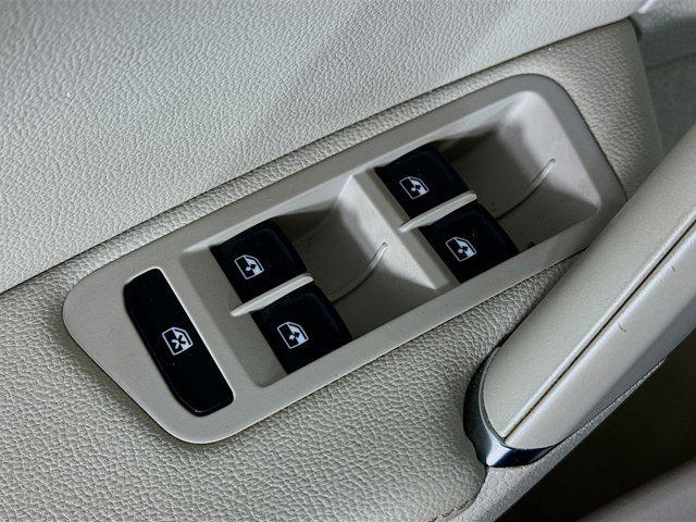 Photo of 2019 Atlantic Blue Metallic Volkswagen e-Golf