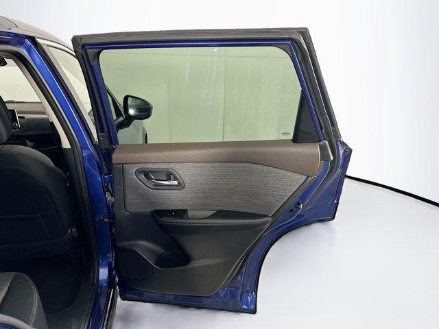 Photo of 2023 Caspian Blue Metallic Nissan Rogue