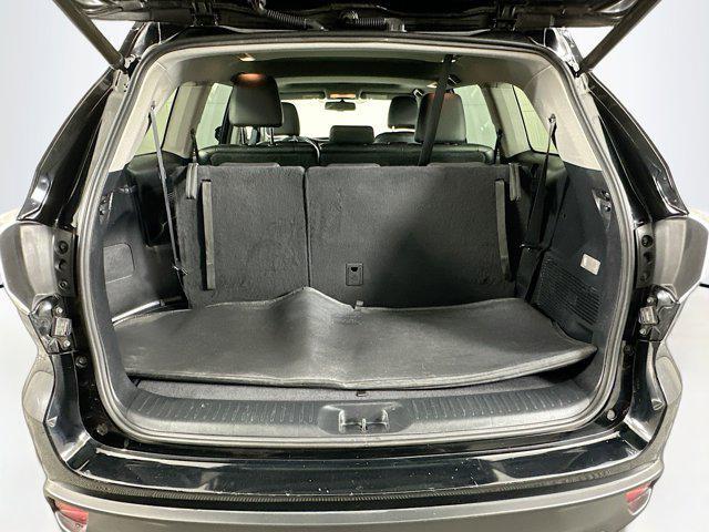 Photo of 2015 Attitude Black Metallic Toyota Highlander