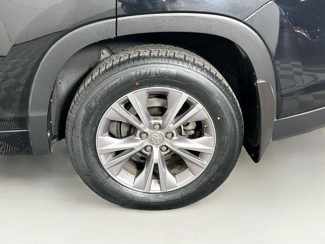 Photo of 2015 Attitude Black Metallic Toyota Highlander