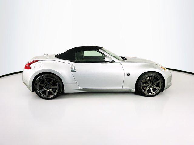 Photo of 2012 Brilliant Silver Nissan 370Z