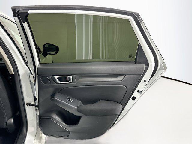 Photo of 2022 Platinum White Pearl Honda Civic
