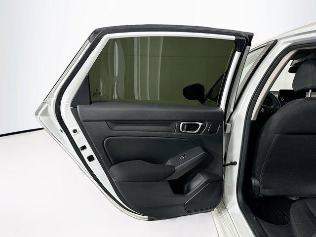 Photo of 2022 Platinum White Pearl Honda Civic
