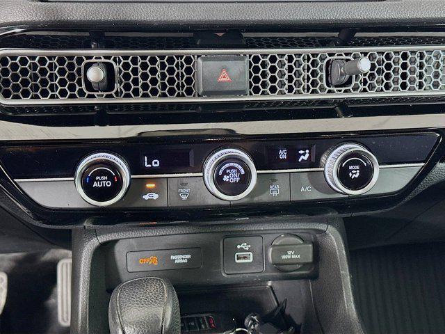 Photo of 2022 Platinum White Pearl Honda Civic