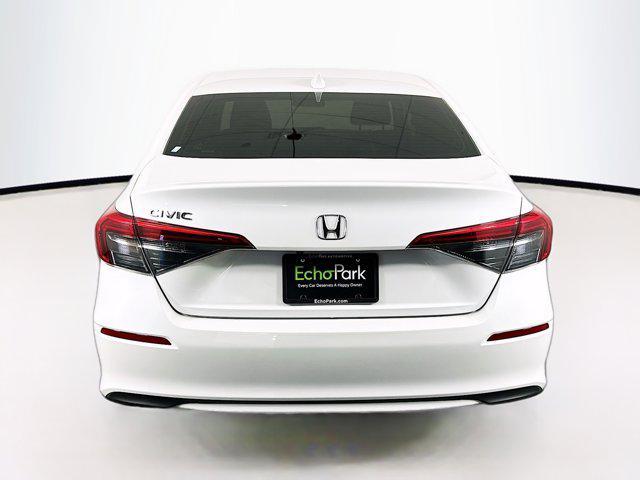 Photo of 2022 Platinum White Pearl Honda Civic