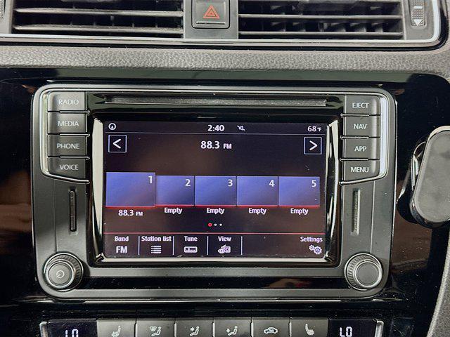 Photo of 2018 Deep Black Pearl Metallic Volkswagen Jetta