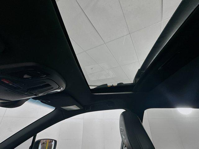 Photo of 2022 Ice Silver Metallic Subaru Outback