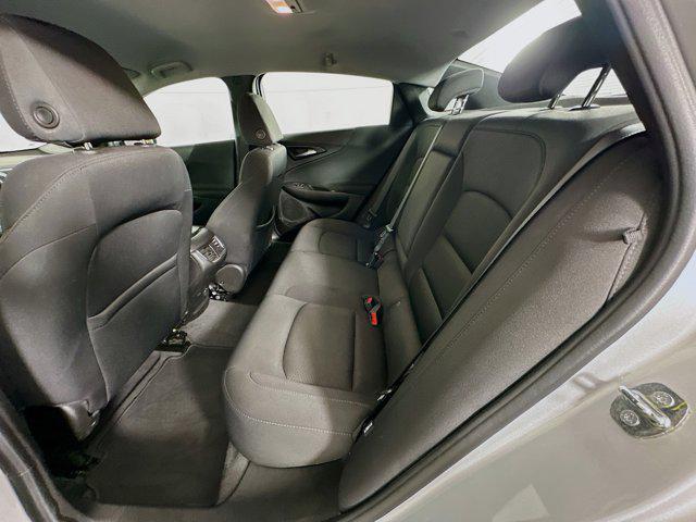 Photo of 2022 Silver Ice Metallic Chevrolet Malibu