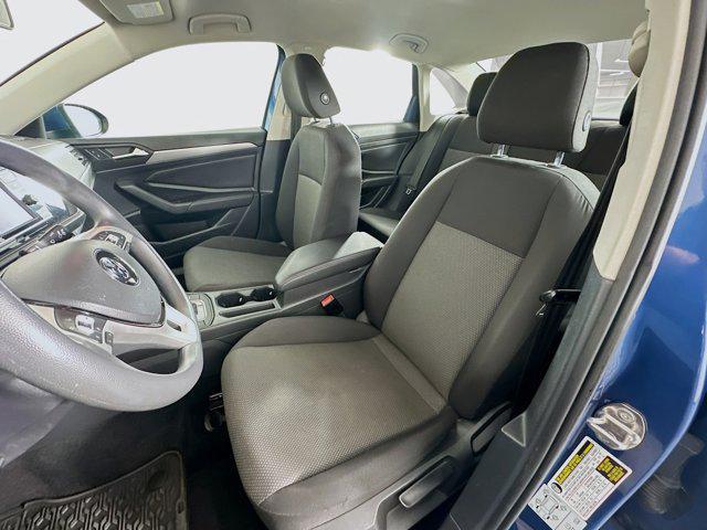 Photo of 2019 Blue Silk Metallic Volkswagen Jetta