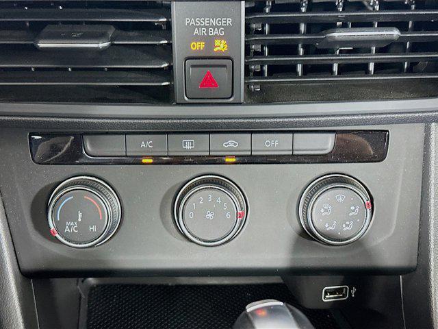 Photo of 2019 Blue Silk Metallic Volkswagen Jetta