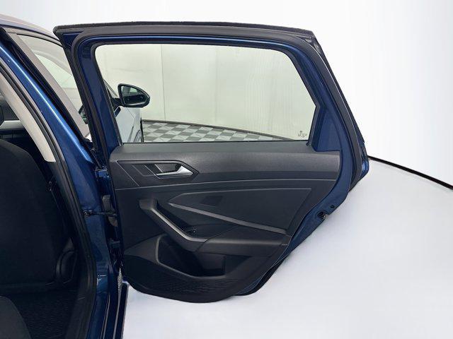 Photo of 2019 Blue Silk Metallic Volkswagen Jetta