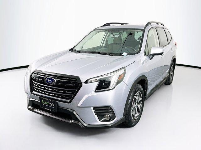 Photo of 2023 Ice Silver Metallic Subaru Forester