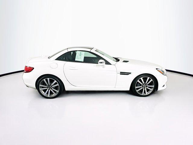 Photo of 2018 Polar White Mercedes-Benz SLC 300