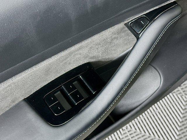 Photo of 2020 Solid Black Tesla Model 3