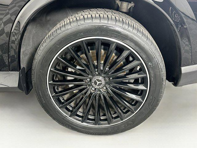 Photo of 2023 Black Mercedes-Benz GLC 300
