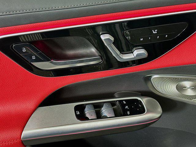 Photo of 2023 Black Mercedes-Benz GLC 300