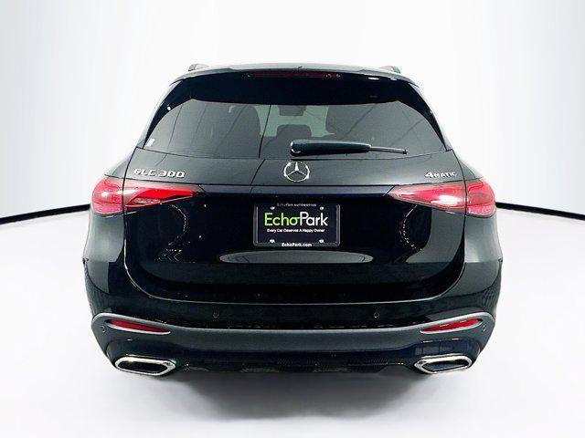 Photo of 2023 Black Mercedes-Benz GLC 300