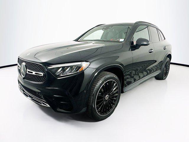 Photo of 2023 Black Mercedes-Benz GLC 300