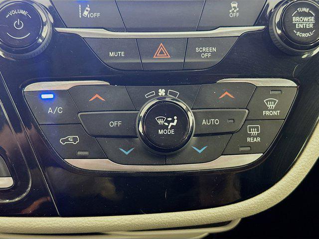 Photo of 2022 Granite Crystal Metallic Clearcoat Chrysler Pacifica Hybrid