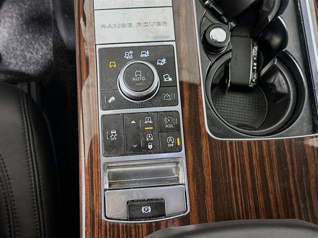 Photo of 2015 Indus Silver Metallic Land Rover Range Rover
