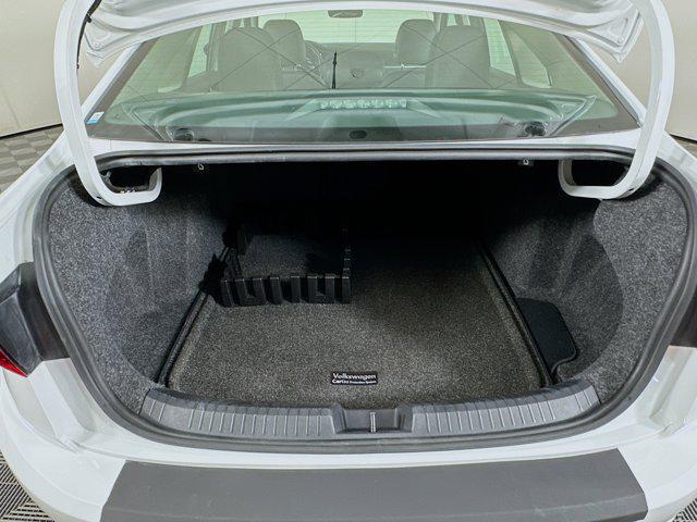 Photo of 2019 Pure White Volkswagen Jetta