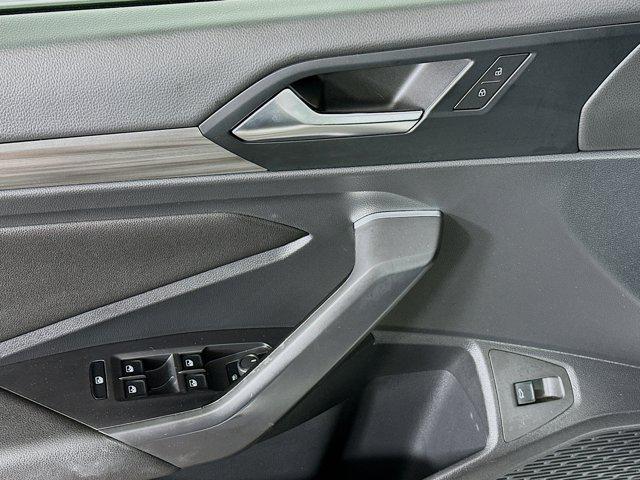 Photo of 2019 Pure White Volkswagen Jetta