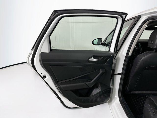 Photo of 2019 Pure White Volkswagen Jetta