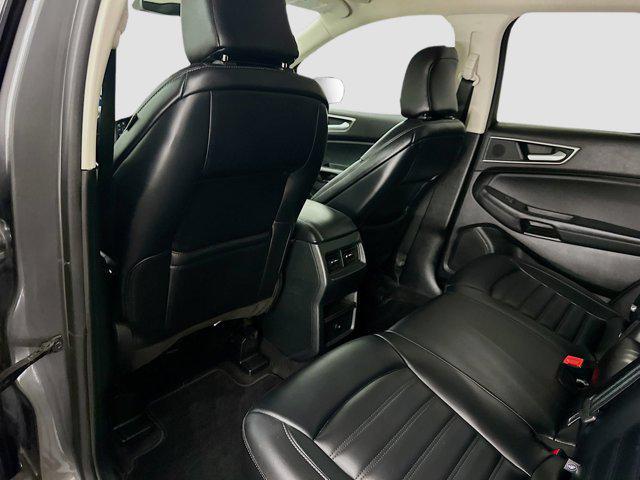 Photo of 2024 Carbonized Gray Metallic Ford Edge