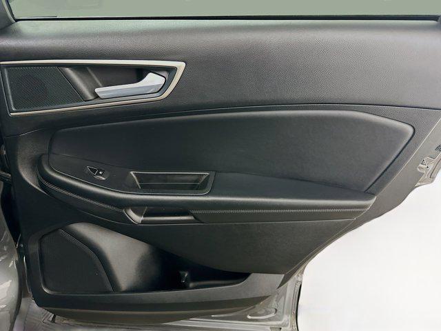 Photo of 2024 Carbonized Gray Metallic Ford Edge