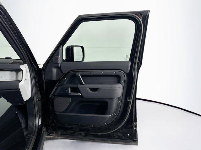 Photo of 2023 Santorini Black Metallic Land Rover Defender