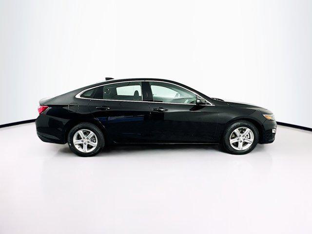 Photo of 2022 Mosaic Black Metallic Chevrolet Malibu