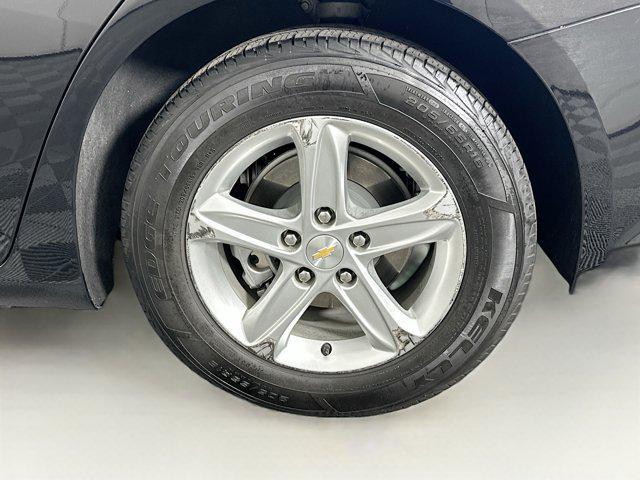 Photo of 2022 Mosaic Black Metallic Chevrolet Malibu