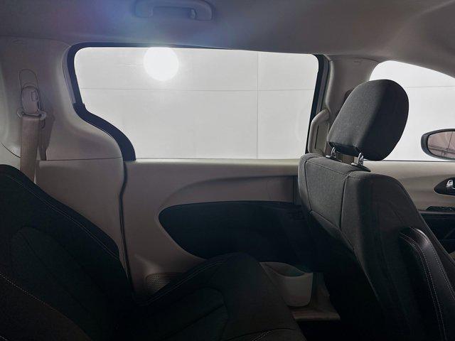 Photo of 2020 Bright White Clearcoat Chrysler Voyager