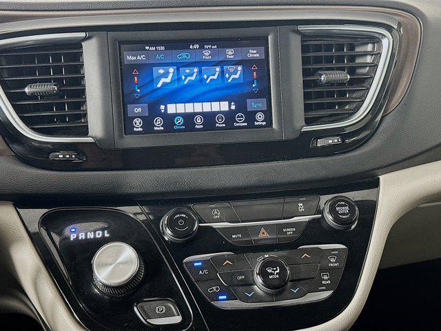 Photo of 2020 Bright White Clearcoat Chrysler Voyager