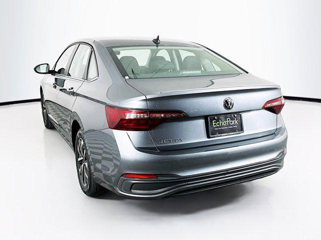 Photo of 2024 Platinum Gray Metallic Volkswagen Jetta