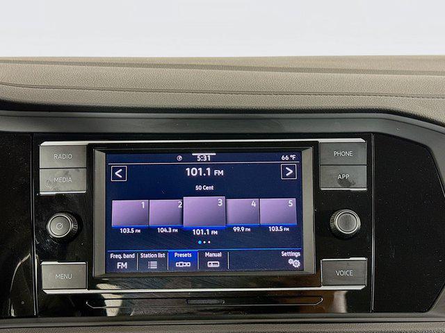 Photo of 2024 Platinum Gray Metallic Volkswagen Jetta