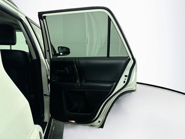 Photo of 2021 Blizzard Pearl Toyota 4Runner
