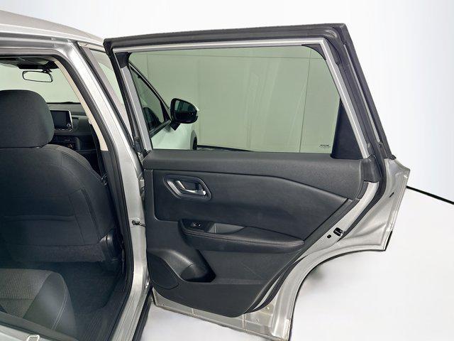 Photo of 2024 Brilliant Silver Metallic Nissan Rogue