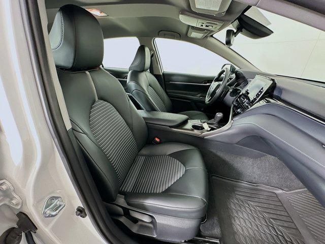 Photo of 2023 Ice Cap Toyota Camry