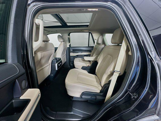 Photo of 2024 Agate Black Metallic Ford Expedition
