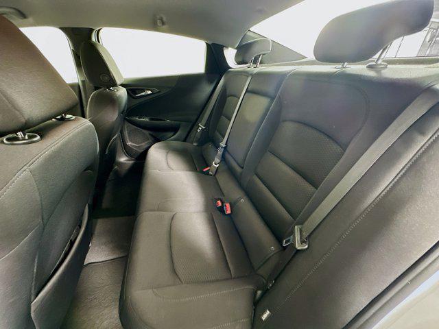 Photo of 2022 Silver Ice Metallic Chevrolet Malibu