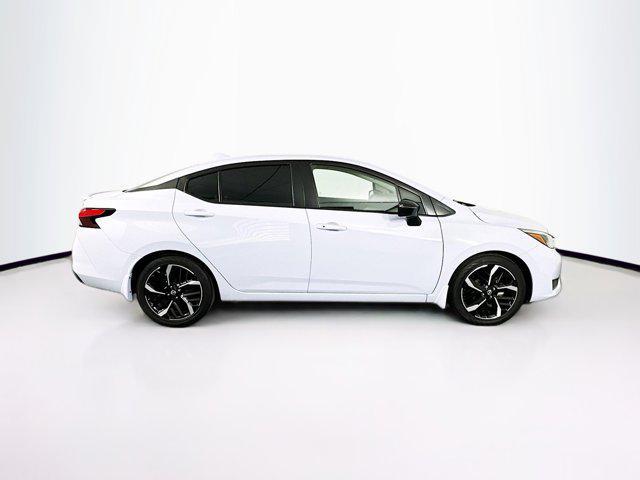 Photo of 2023 Gray Sky Pearl Nissan Versa