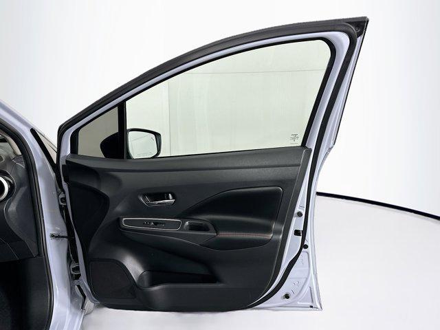 Photo of 2023 Gray Sky Pearl Nissan Versa