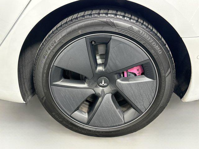Photo of 2021 Pearl White Multi-Coat Tesla Model 3